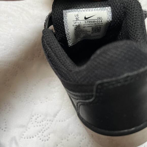 Nike Capri 3 Leather Sneakers Size 5 - Picture 9 of 10